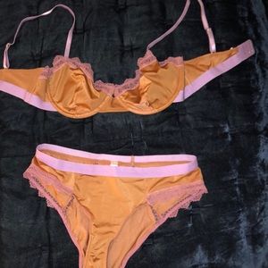 Brand new Dora Larsen set